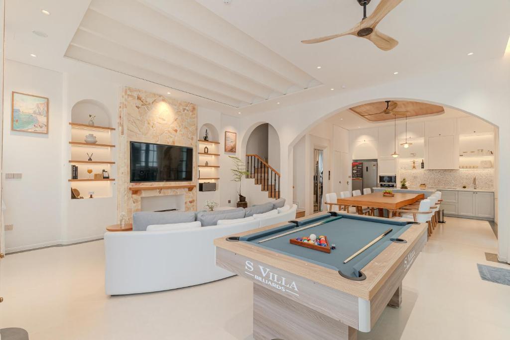 S Villa Ha Long - City Center & Near Beach - 4BR Private Villa with Pool, Jacuzzi, Sauna, Karaoke – Ha Long Bay