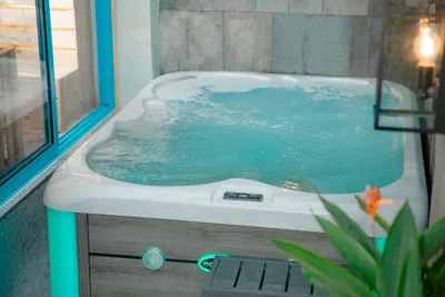 S Villa Ha Long - City Center & Near Beach - 4BR Private Villa with Pool, Jacuzzi, Sauna, Karaoke – Photos 13
